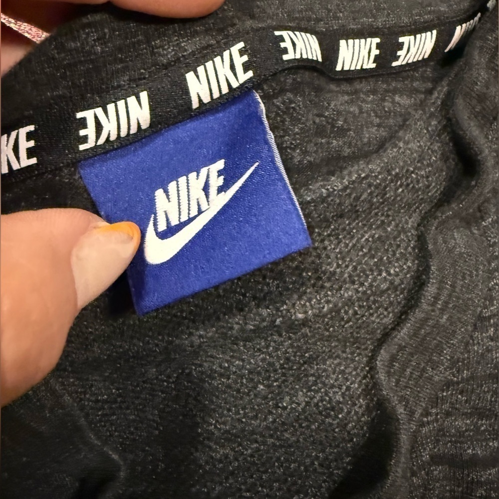 Nike Black Textured Sweater - Picture 2 of 4
